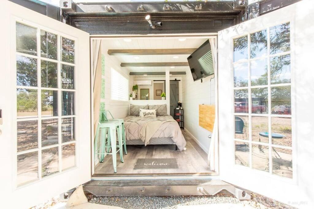 The Container Retreat @ 290 Wine Trail #10 Welcome Friends! Hye Dış mekan fotoğraf