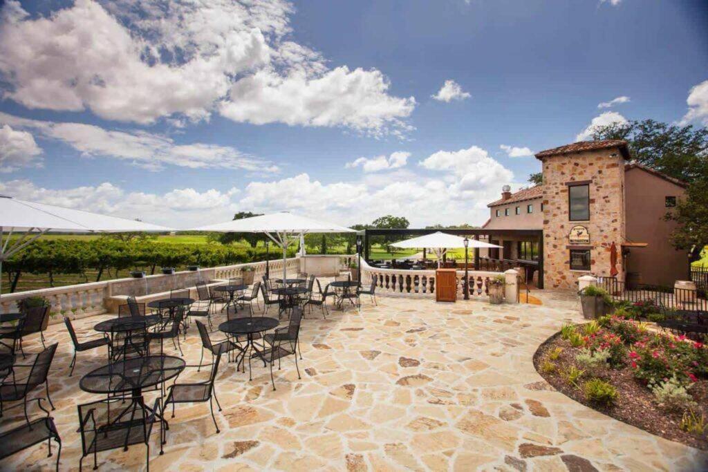 The Container Retreat @ 290 Wine Trail #10 Welcome Friends! Hye Dış mekan fotoğraf